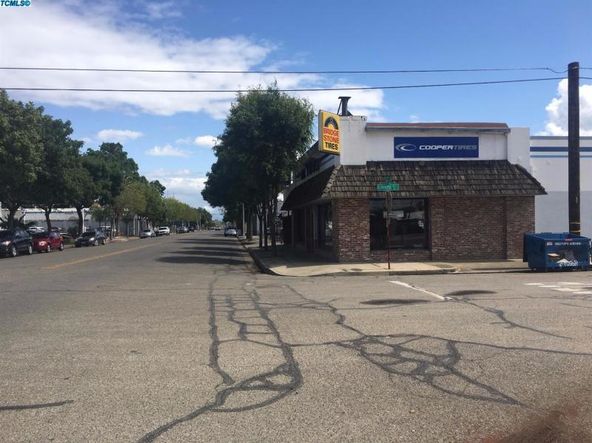 615 E Main St, Visalia, CA 93292